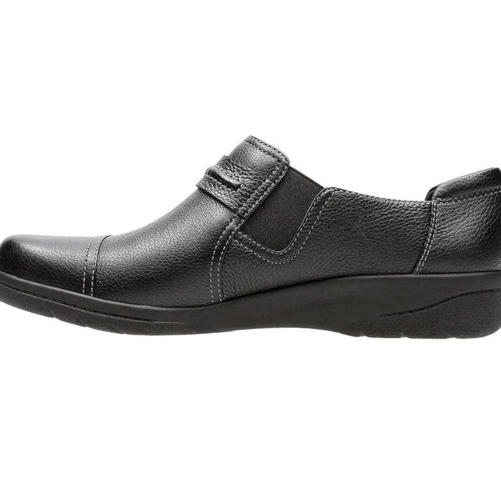 *** SOLD ***Clarks Womens Cheyn Madi in Black Sz. 8.5